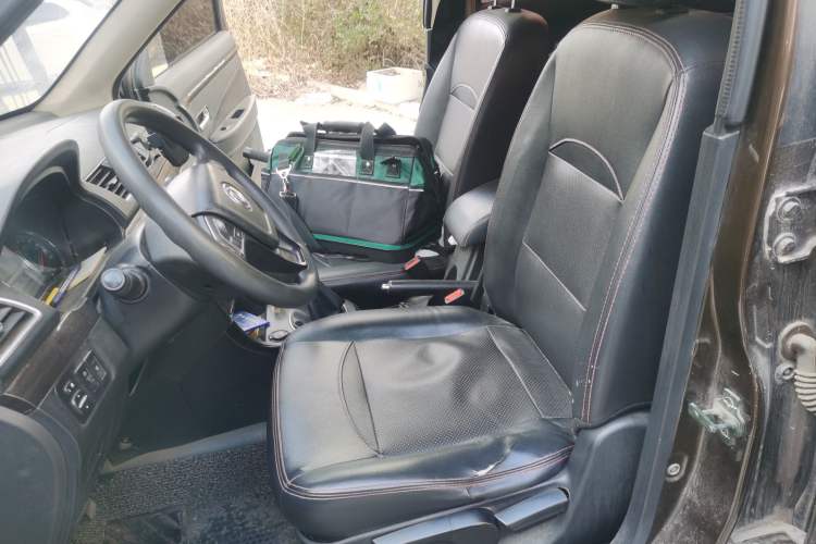 Used Dongfeng Fengon 360 2015 1.5L Manual Comfort 7-Seater China IV Standard
