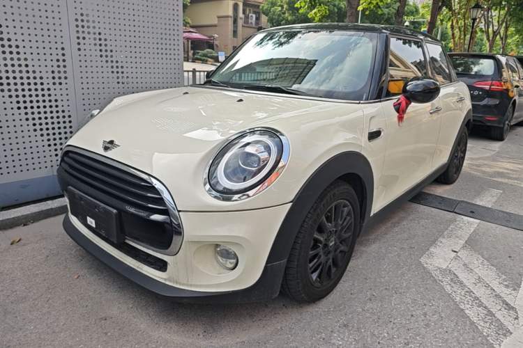 Used MINI 2019 1.5T COOPER Classic Edition Five-Door Version Guazi used car, China used car export, Used car for sale, Used  cars, Cheapest cars for sale