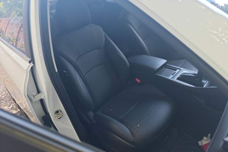 Used Roewe i5 2024 1.5L CVT Luxury Edition