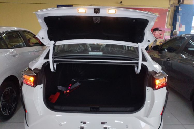 Used Dongfeng Aeolus Yixuan 2026 1.5L Automatic Luxury Edition
