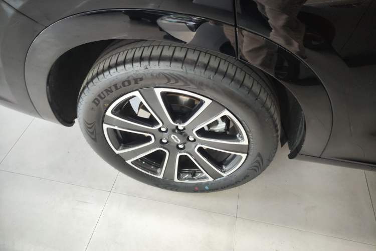 Used Hima AITO M7 2024 1.5T Intelligent Driving 4WD Pro Edition 6 Seats Exterior 5