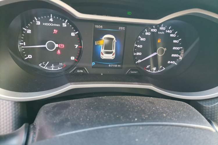 Used Geely Auto Emgrand GS 2016 Elegant Edition 1.8L Automatic LingShang Model Odometer Close Up