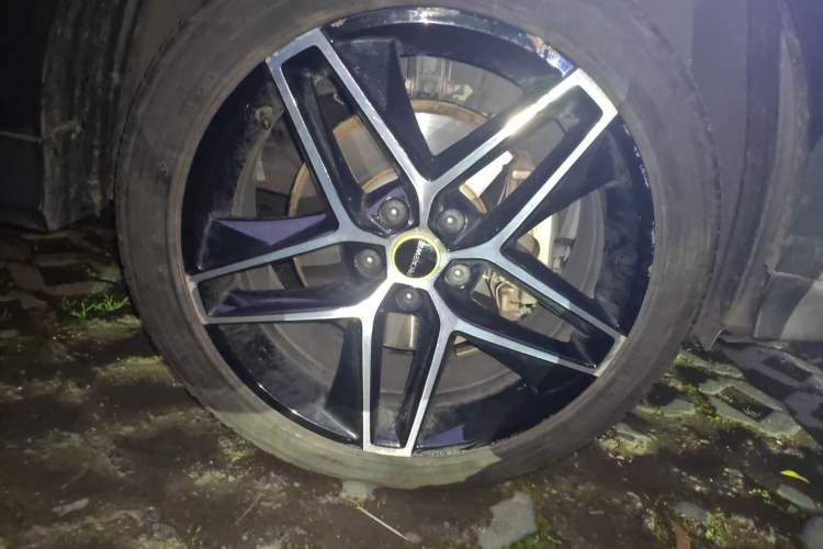 Used Roewe RX5 New Energy 2021 ePLUS National Trend Ronglin Luxury Edition Right Front Wheel Hub