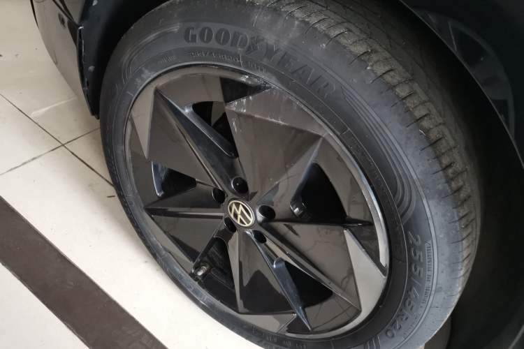 Used Volkswagen ID.UNYX 2024 Pro Long-Range Version Right Rear Wheel Hub