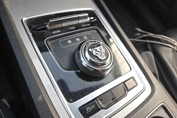 Used Roewe i6 New Energy 2017 45T Hybrid Connective Smart Luxury Edition Gear Lever