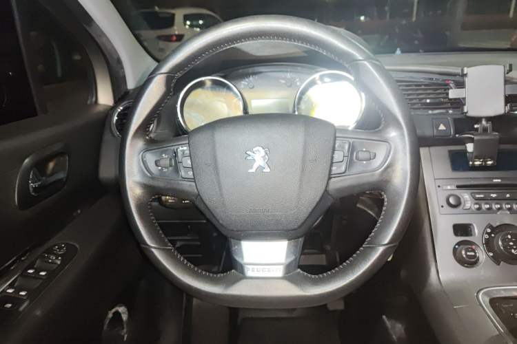 Used Peugeot 3008 2016 1.6THP Automatic Trend Edition Steering Wheel