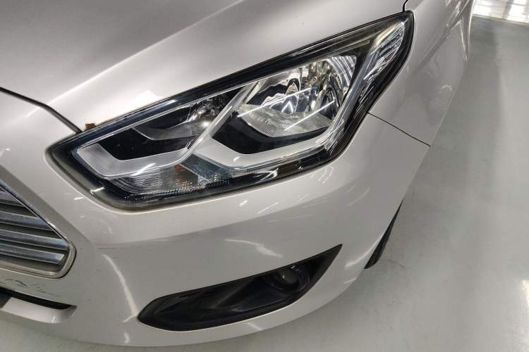 Used Ford Escort 2015 1.5L Automatic Comfort Edition Left Front Headlight