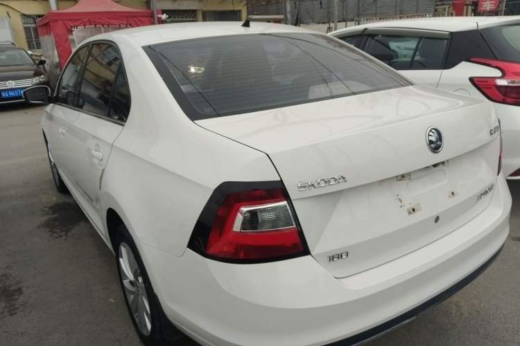 Used Skoda Rapid 2018 1.6L Automatic Comfort Edition
