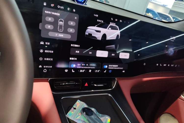 Used Hima AITO M8 2025 Extended-Range Ultra Version 53.4 kWh 6-Seater Edition
