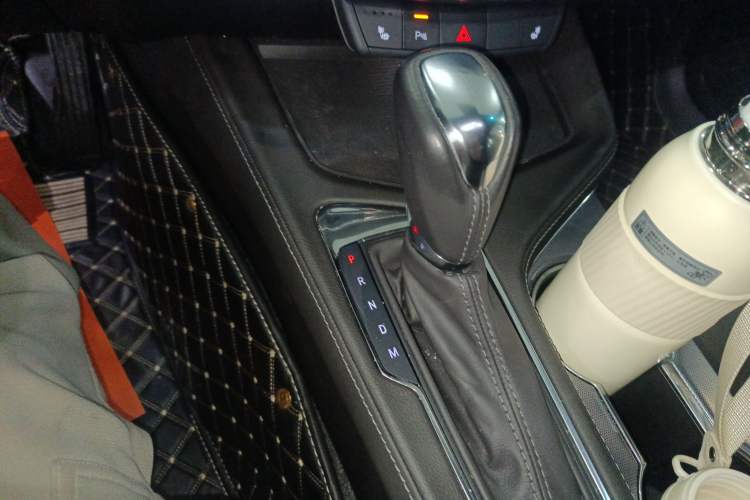 Used Cadillac CT4 2022 28T Luxury Edition Gear Lever