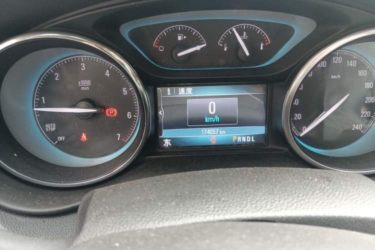 Used Buick Envision 2016 28T Four-Wheel Drive Luxury Model Odometer Close Up