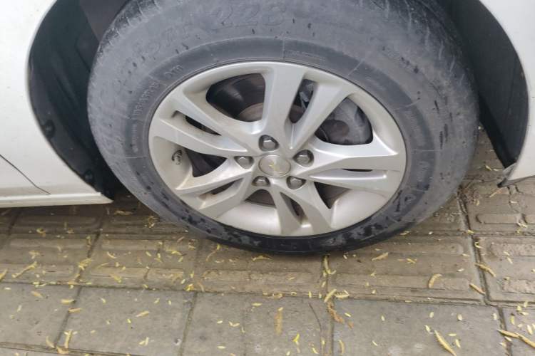 Used Chevrolet Cavalier 2016 1.5L Manual Xinyue Edition Right Front Wheel Hub