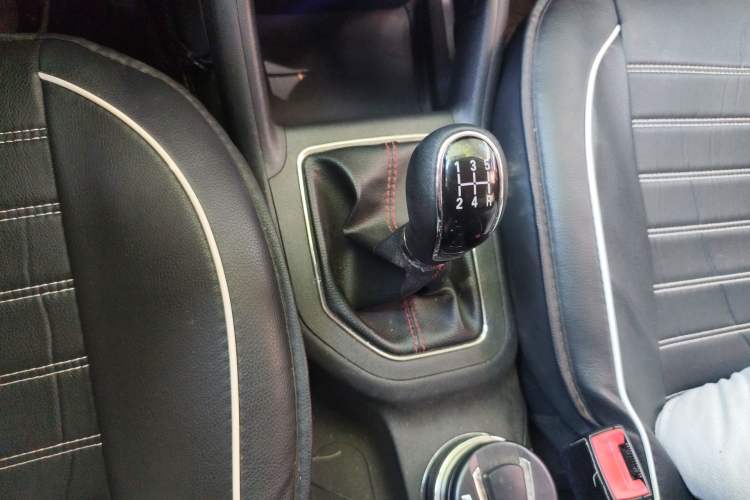 Used CHANGAN CS35 2017 1.6L Manual Luxury Model Gear Lever