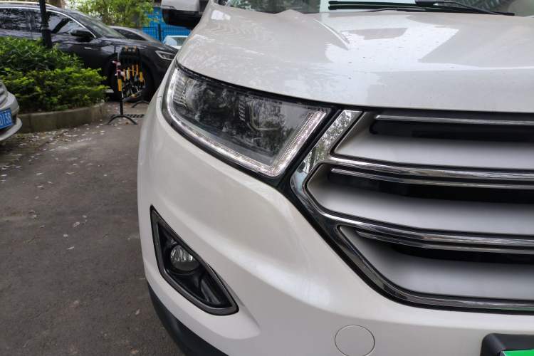 Used Ford Edge 2016 EcoBoost 245 Two-Wheel-Drive Titanium 7-Seater
