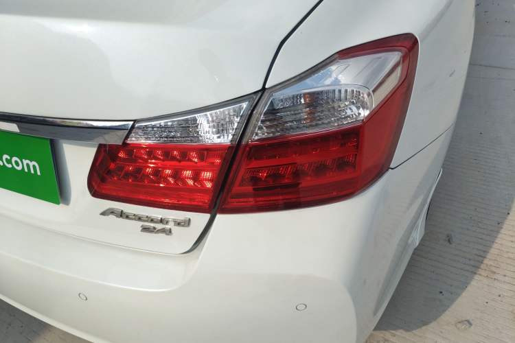 Used Honda Accord 2014 2.4L EX Luxury Edition Right Rear Taillight