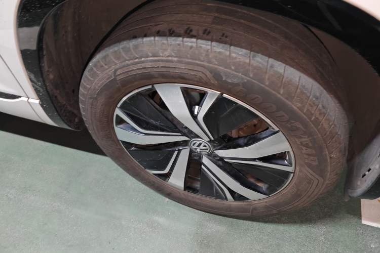 Used Volkswagen Tayron GTE Plug-in Hybrid 2020 1.4T Luxury Model Right Front Wheel Hub