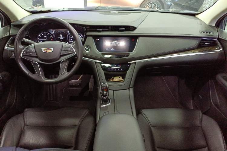 Used Cadillac XT5 2018 25T Luxury Model