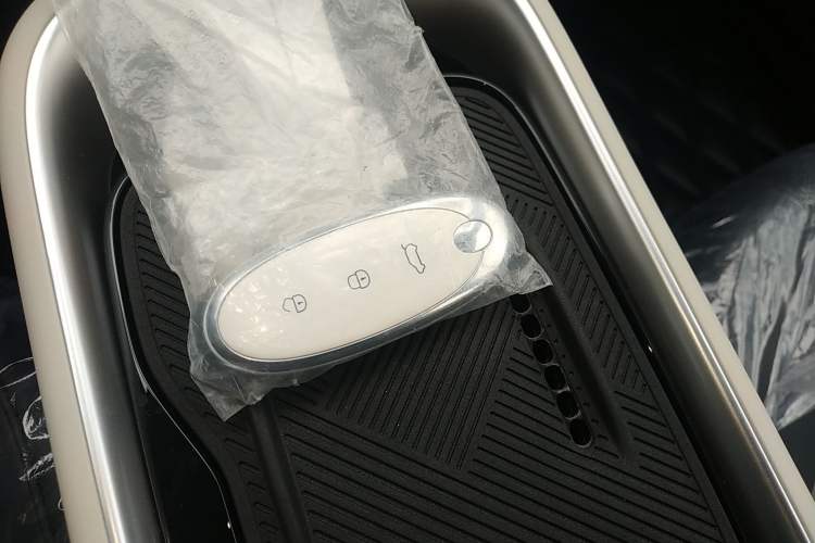 Used Dongfeng NAMMI 01 2024 New Edition 330 Plus Smart+
