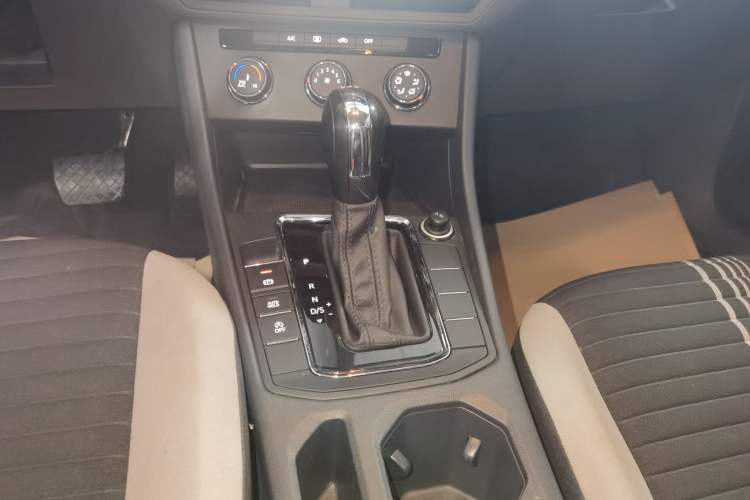 Used Volkswagen Bora 2024 200TSI DSG Comfort Edition Gear Lever