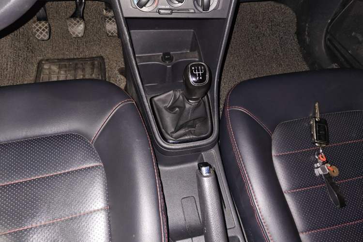 Used Skoda Rapid 2018 1.4L Manual Standard Edition Gear Lever