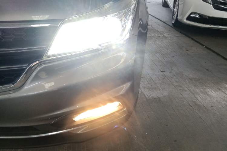 Used Baojun 730 2017 1.5T Manual Fashion Version 7 Seats China V Emission Standard