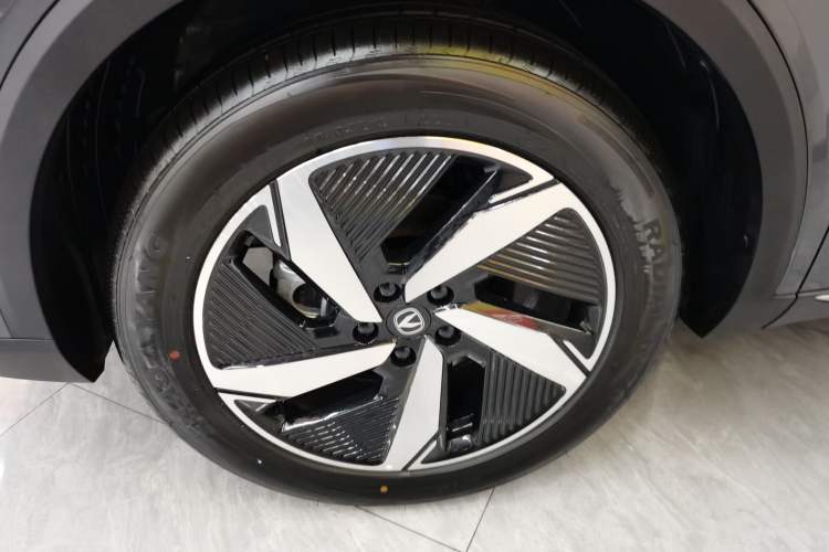 Used CHANGAN CS55PLUS PHEV 2026 Model, Smart New Blue Whale 125km Zhiyue Version Left Front Wheel Hub