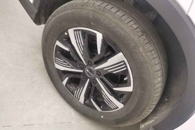 Used BYD Sealion 05 DM-i 2025 DM-i Intelligent Driving 75KM Prestige Model Right Rear Wheel Hub