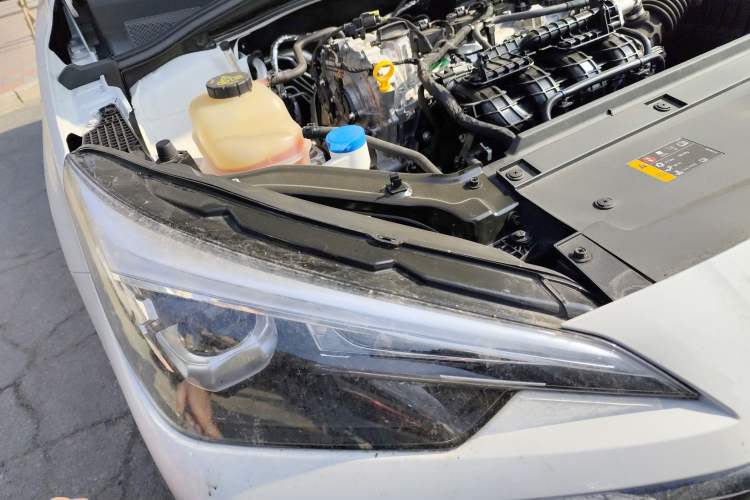 Used Roewe i5 2023 1.5L Manual Comfort Edition
