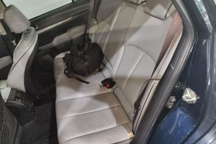 Used Subaru Outback 2014 2.5i Yashang Deluxe Edition
