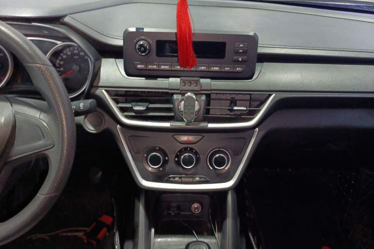 Used Wuling Hongguang S3 2019 1.5L Manual Standard Version China VI Standard