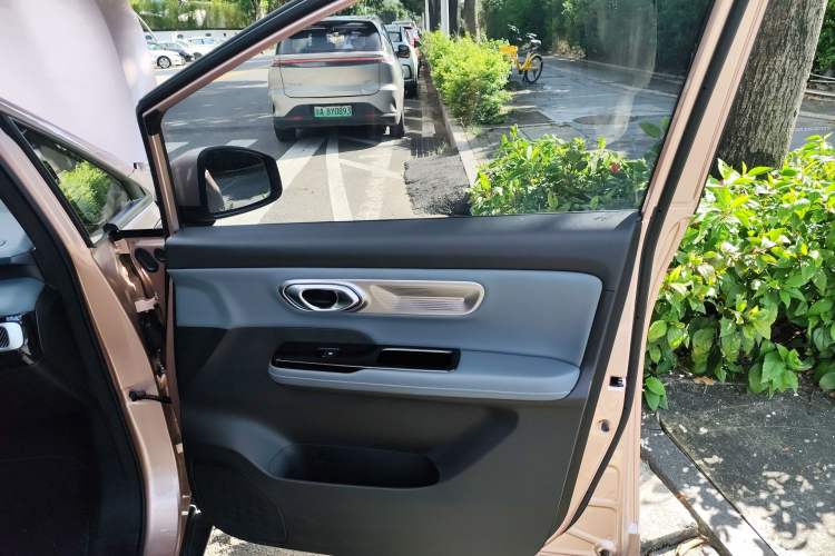 Used AION Y 2023 Plus 510 Smart Edition