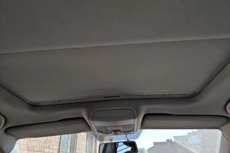 Used Volkswagen Sagitar 2012 1.4TSI Manual Luxury Model Headliner