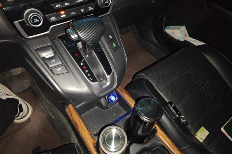 Used Honda CR-V 2017 240TURBO CVT Front-Wheel Drive Fashion Edition Gear Lever