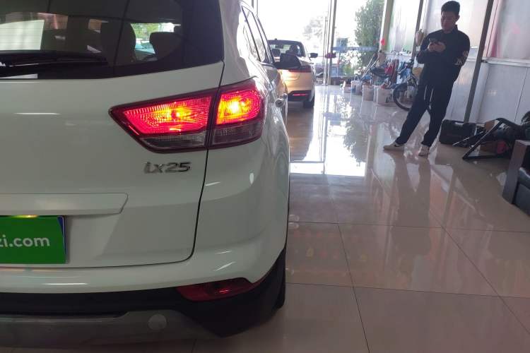 Used Hyundai ix25 2017 1.6L Automatic Smart Version
