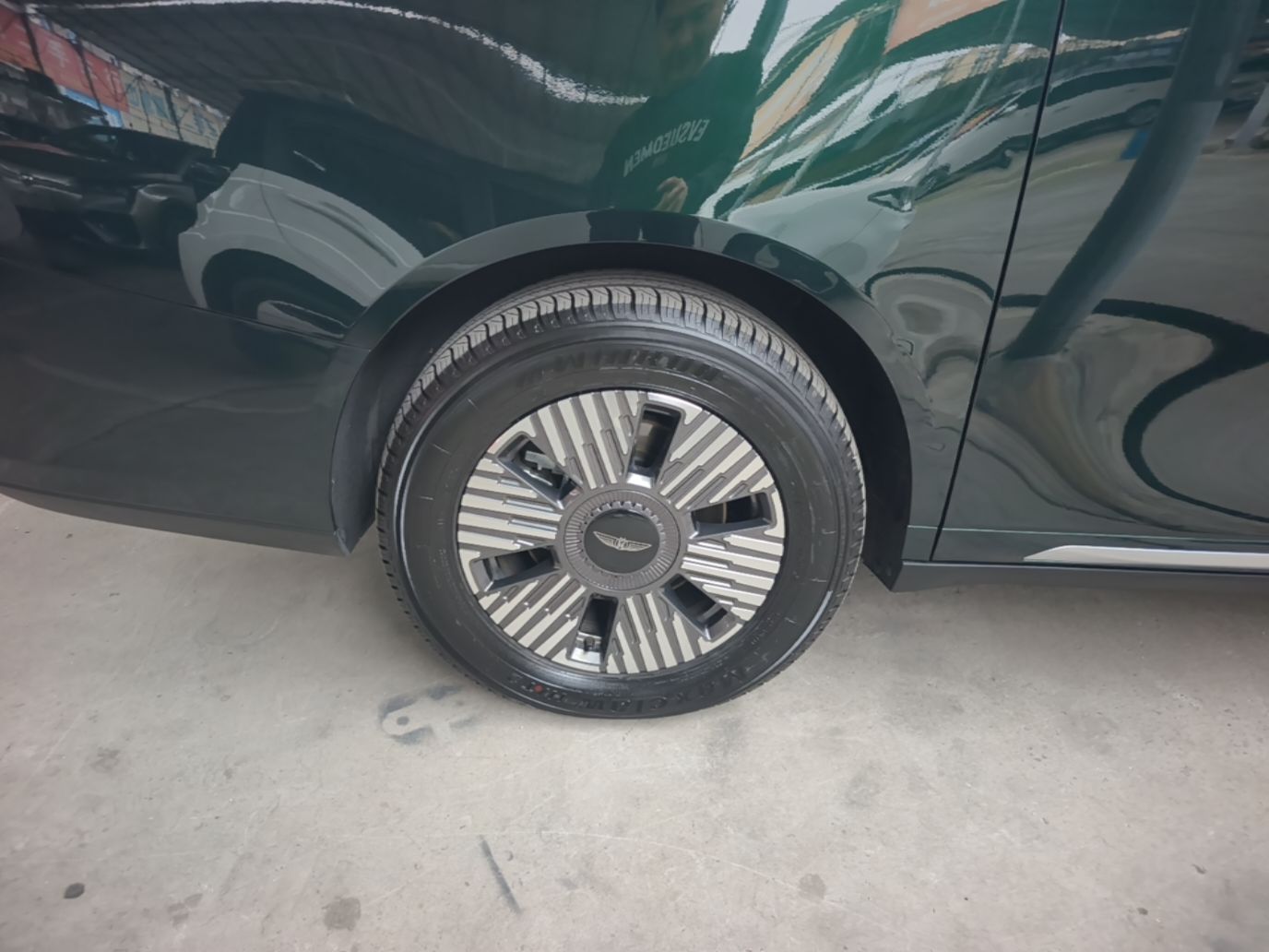 Geely Galaxy LEVC L380 2024 140-Degree 6-Seater All-Wheel-Drive Ultra — снимка 11