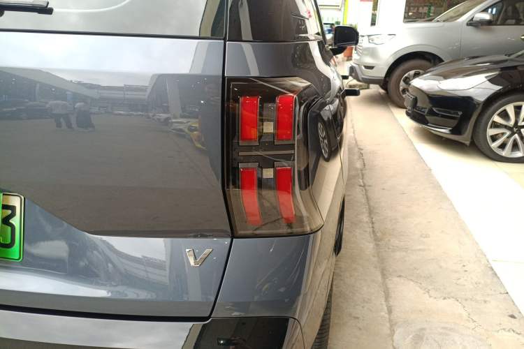 Used AION V 2025 Aion Tyrannosaurus 650 Smart Enjoy Edition Right Rear Taillight