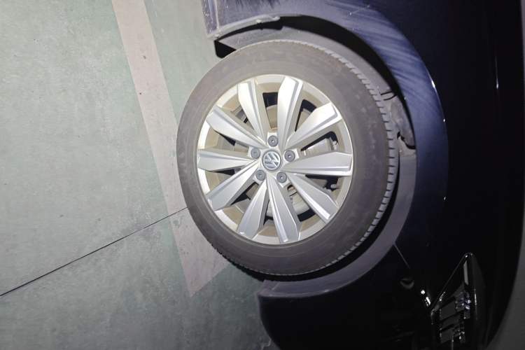 Used Volkswagen Passat 2019 330TSI Elite Edition China V Standard Right Front Wheel Hub