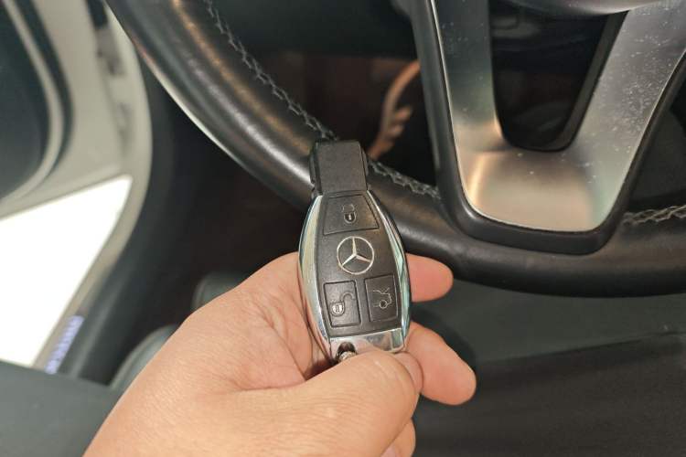 Used Mercedes-Benz C-Class 2015 Facelift C 200 L Vehicle Key
