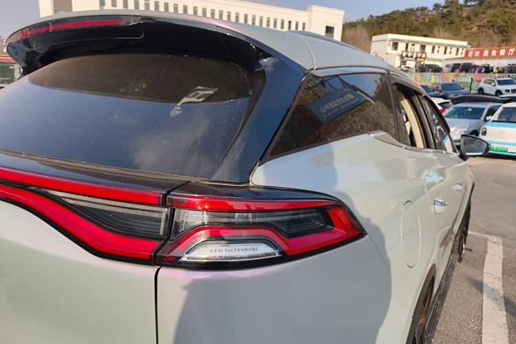 Used BYD Tang New Energy 2018 DM 2.0T All-Wheel Drive Smart Connectivity Luxury Model 7 Seats China V Emission Standard