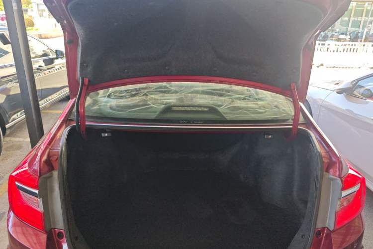 Used Honda Crider 2013 1.8L automatic luxury edition