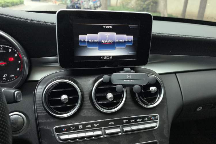 Used Mercedes-Benz C-Class 2015 Revised C 200 L Sport Edition Audio And AC Panel