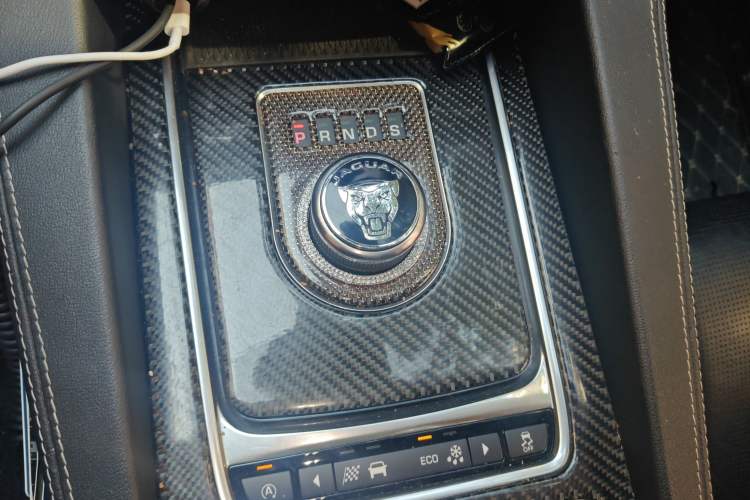 Used Jaguar F-PACE 2016 2.0T Two-Wheel Drive Urban Luxury Edition