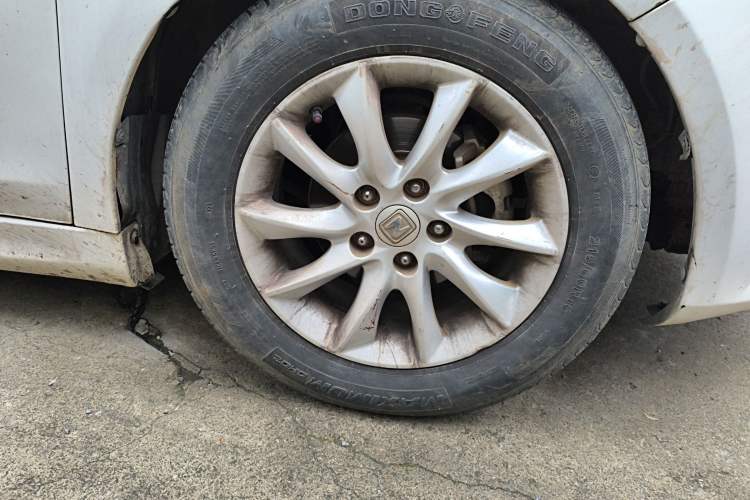 Used Zotye Z500 2015 1.5T CVT Luxury Model Right Front Wheel Hub