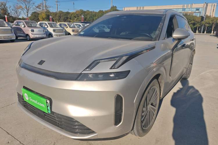 Used Lynk & Co 08 EM-P 2023 120km Long-Range Halo