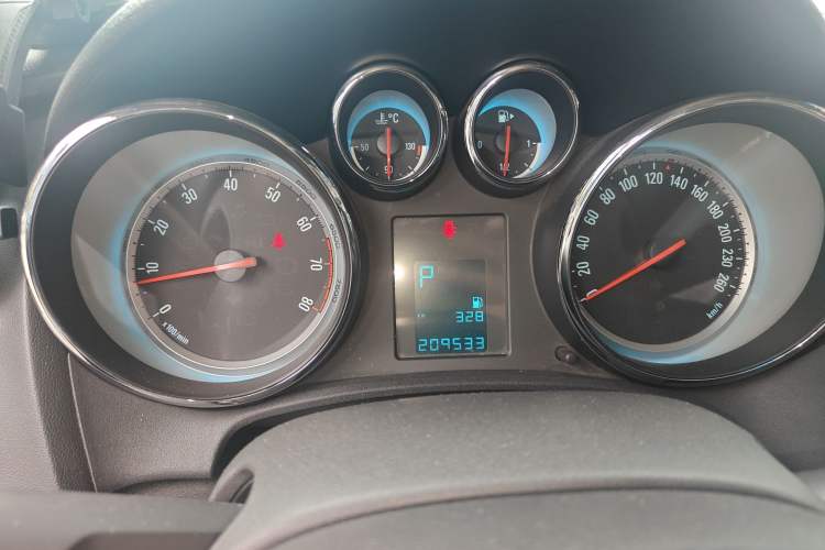 Used Buick GT 2013 XT 1.6L Automatic Fashion Edition