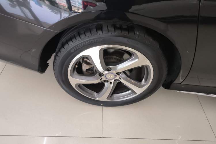 Used Mercedes-Benz E-Class 2017 E 300 L Sporty and Stylish Model