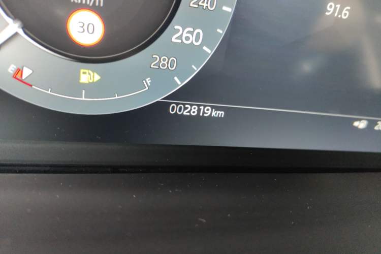 Used Land Rover Range Evoque 2024 Aurora L 249 PS Prestige Light-Chasing Edition