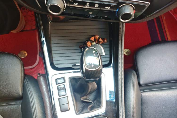 Used BMW 1 Series 2017 118i Sport Edition Gear Lever