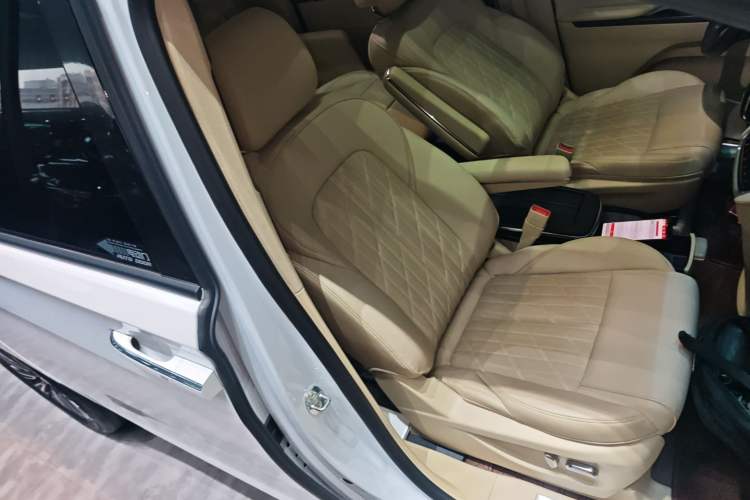 Used Buick GL8 2023 ES Lu Zun Flagship Model
