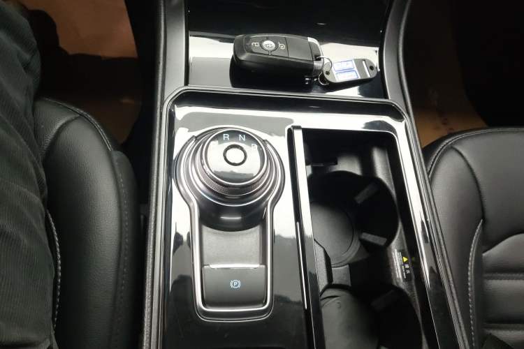 Used Ford Edge 2020 EcoBoost 245 Two-Wheel-Drive Platinum Edition 5 Seats